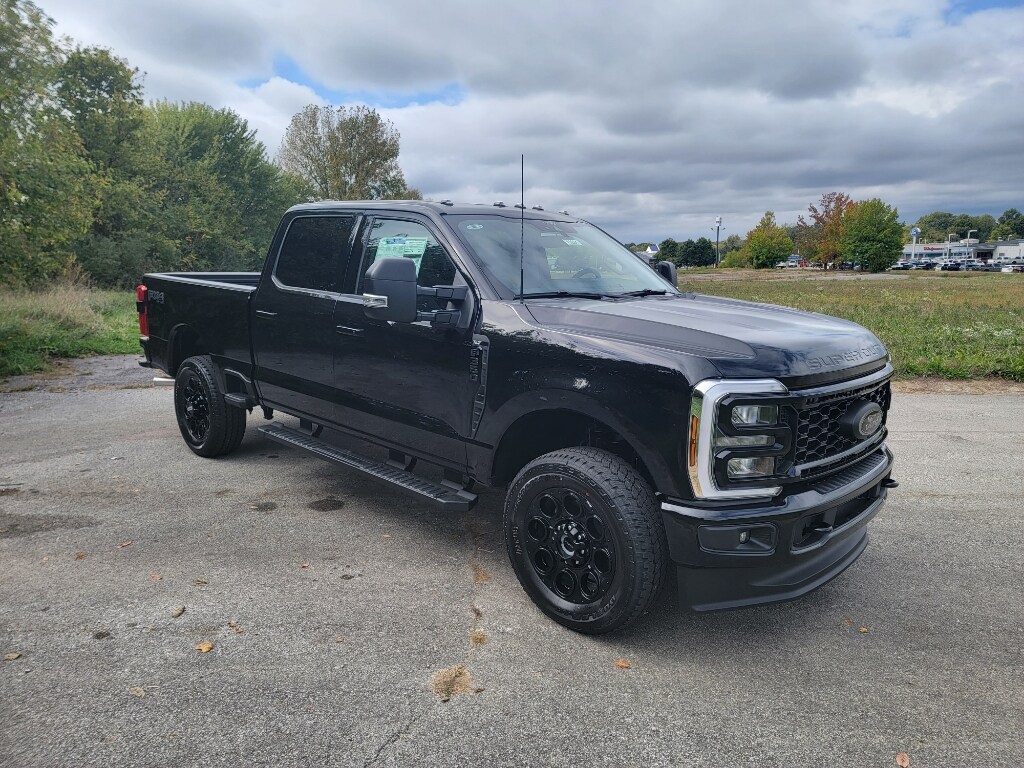 2026 Ford F-350 XLT photo 3