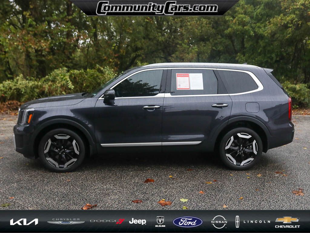 2025 Kia Telluride S photo 2