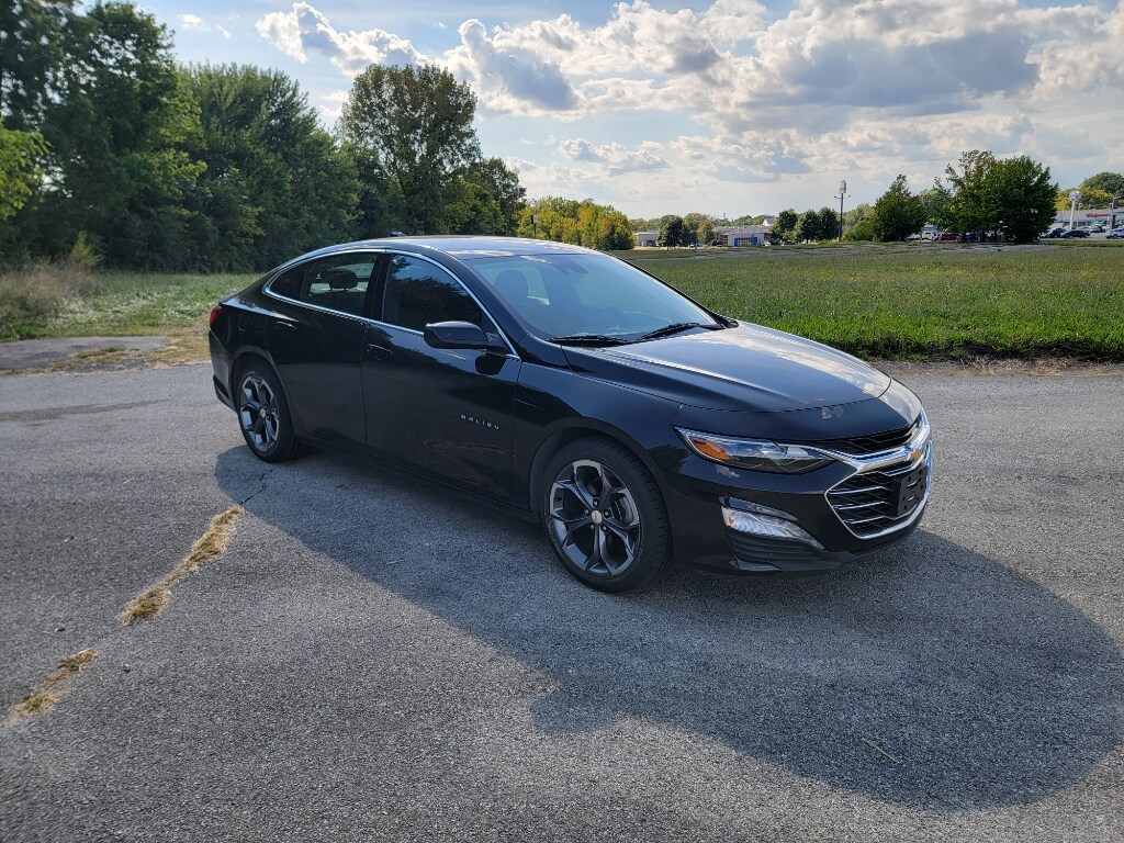 2023 Chevrolet Malibu 1LT photo 3