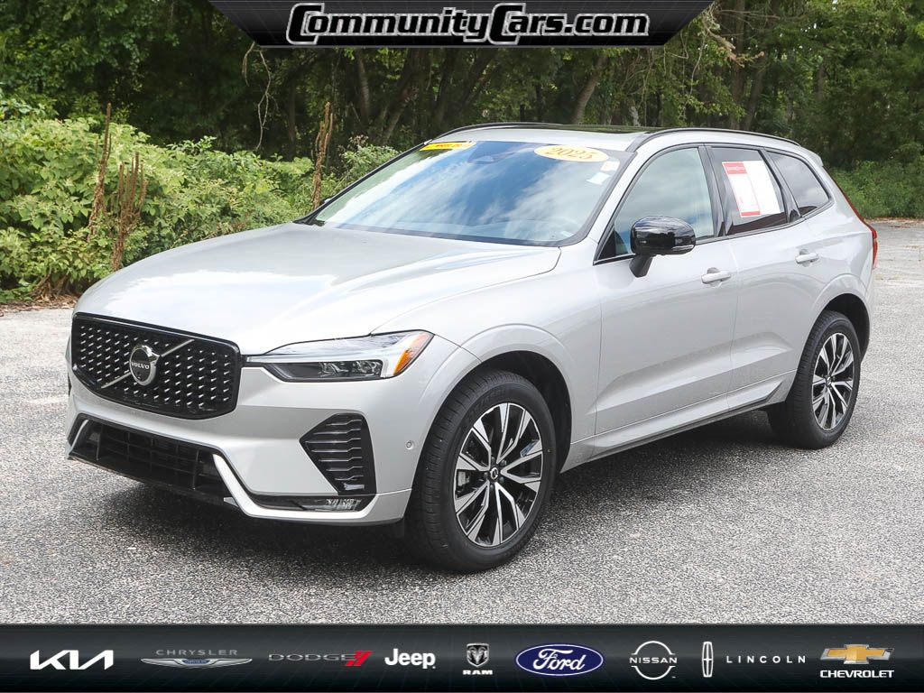 2025 Volvo XC60 B5 Plus photo 2