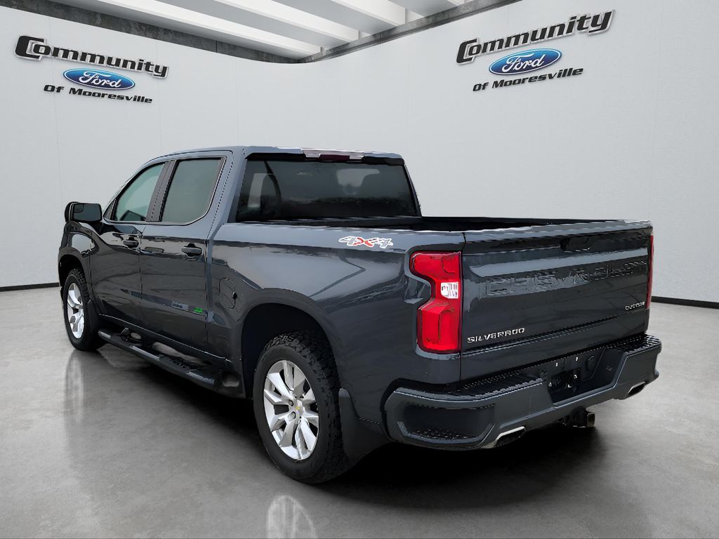 2019 Chevrolet Silverado 1500 Custom photo 2