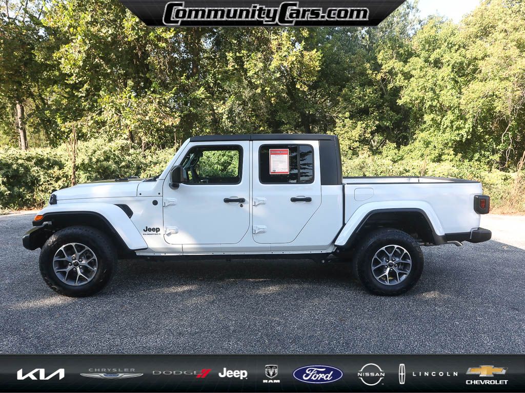 2024 Jeep Gladiator Sport S photo 3
