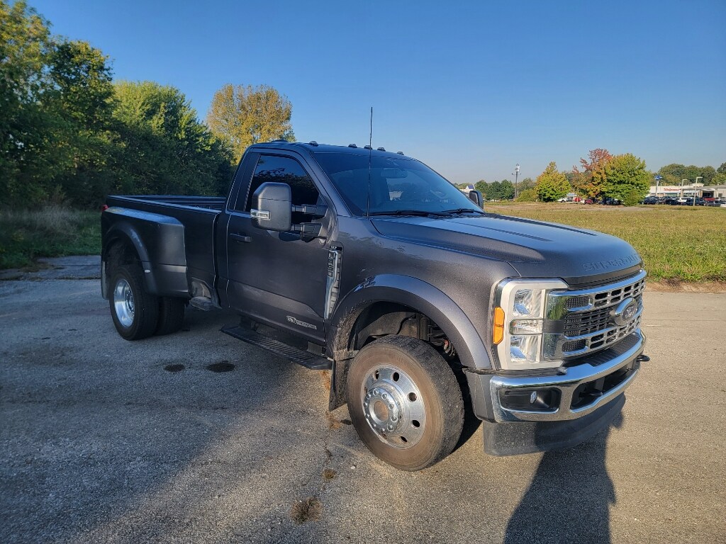 2023 Ford F-450 XLT photo 3