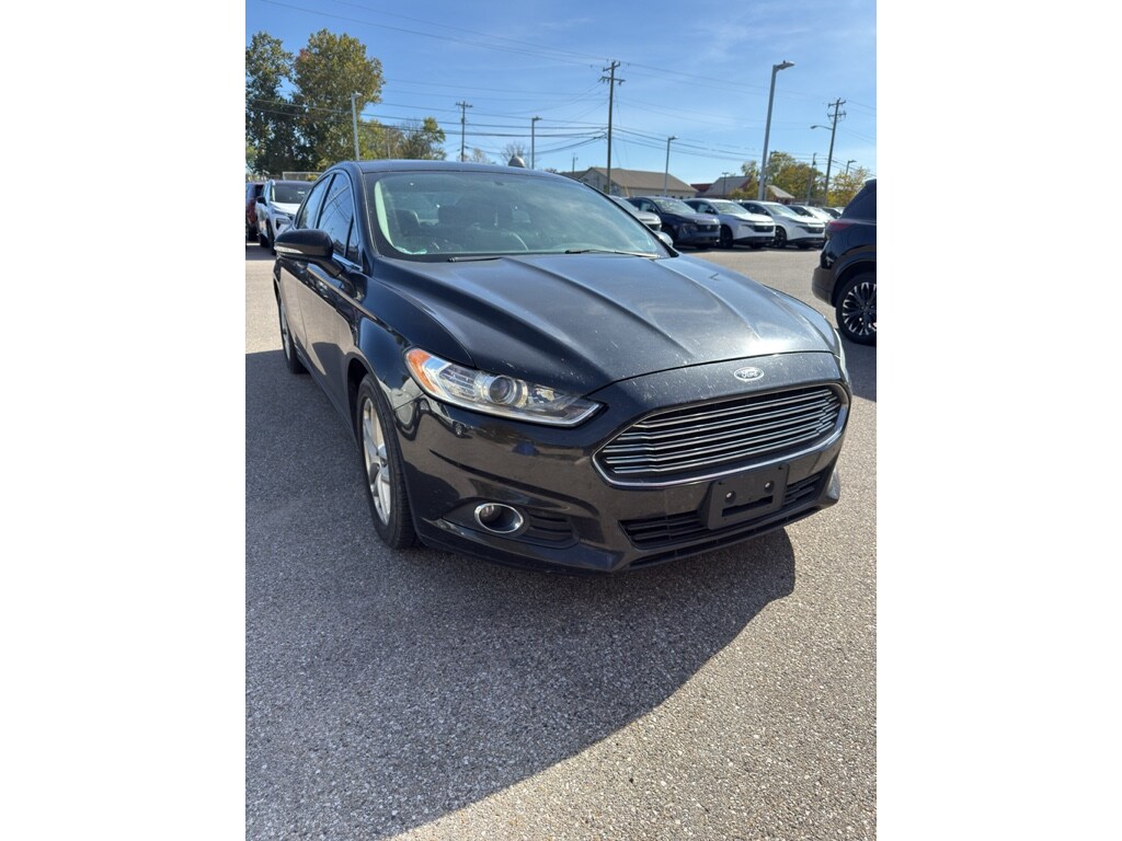 2015 Ford Fusion SE photo 3