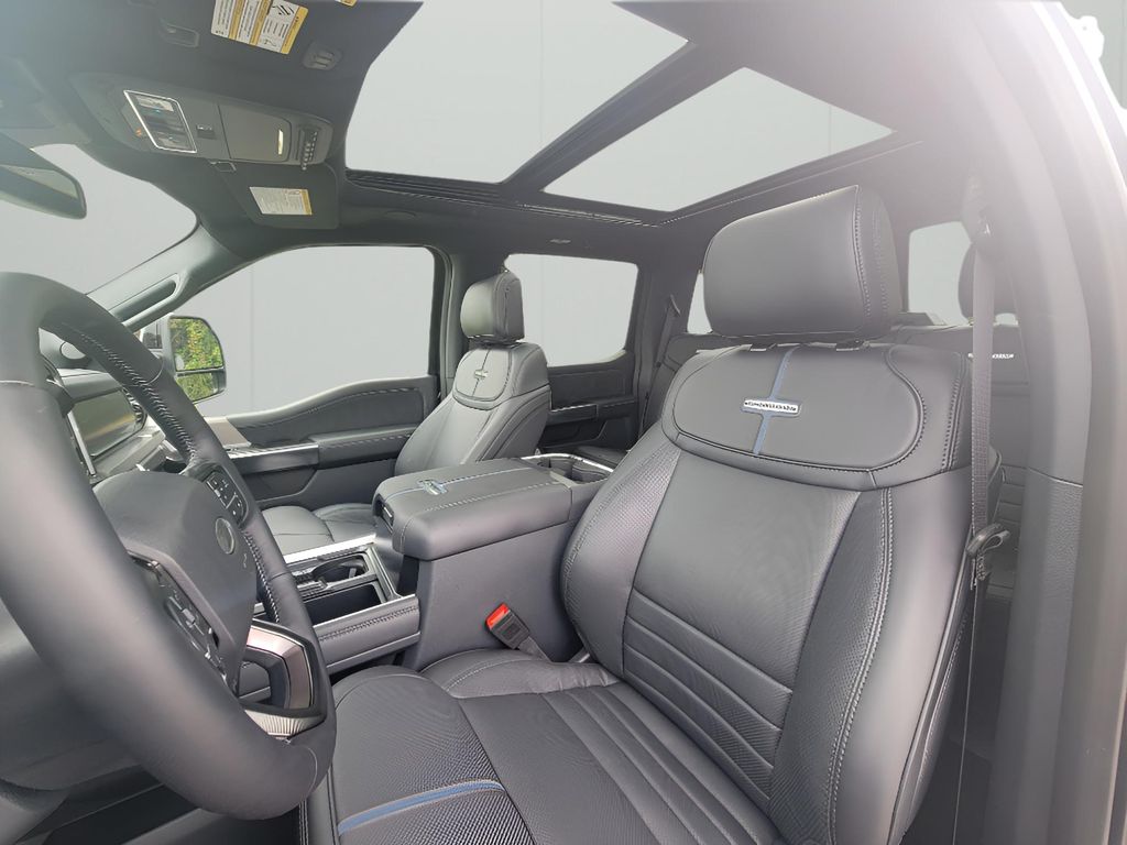 2026 Ford F-350 Super Duty Platinum - Photo 16