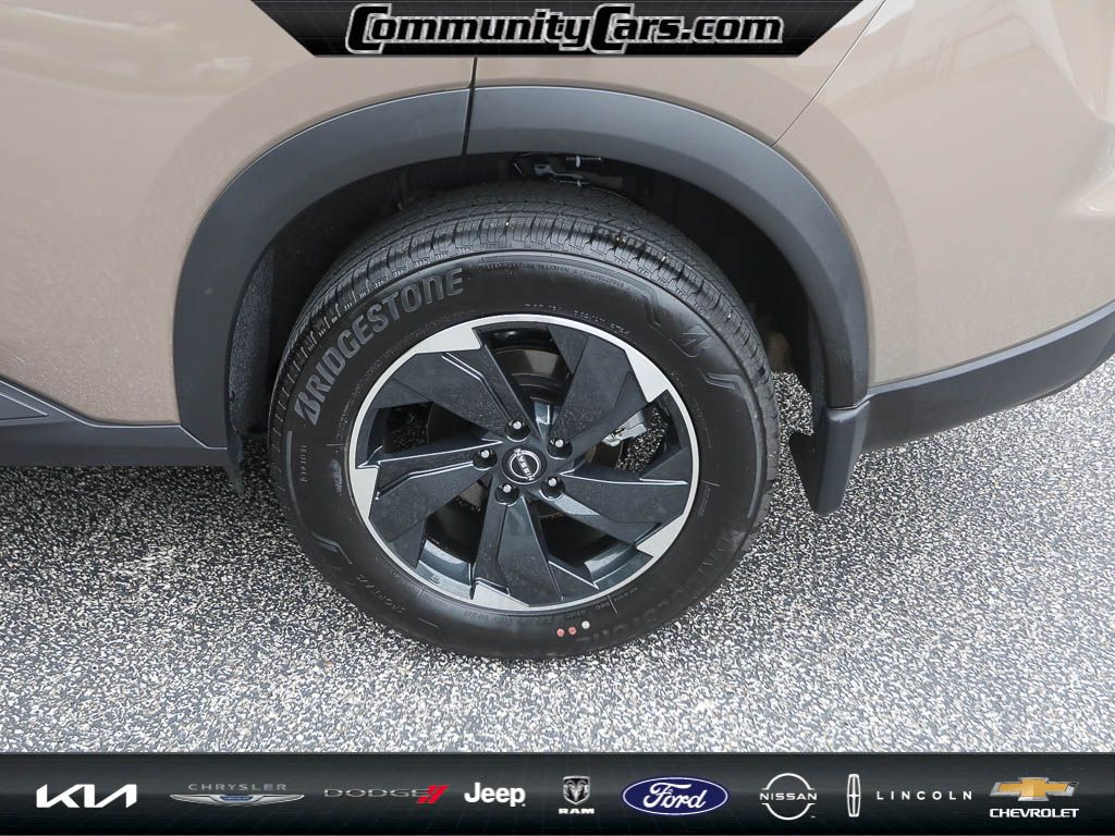 2025 Nissan Rogue SV photo 3