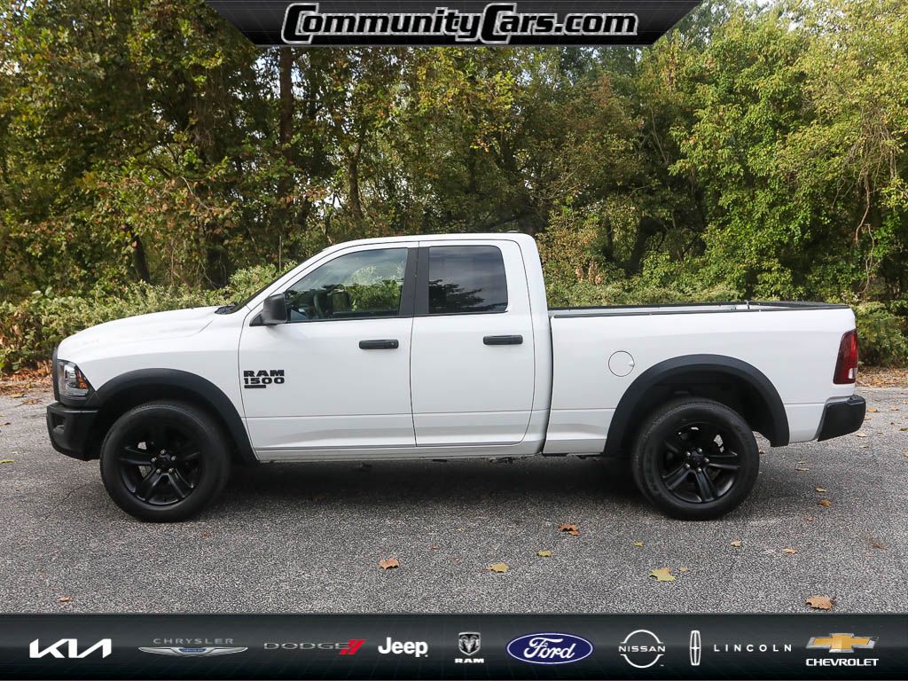 2022 Ram 1500 Classic SLT photo 3