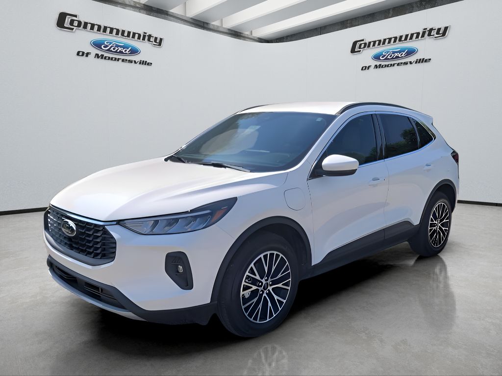 2025 Ford Escape PHEV's photo