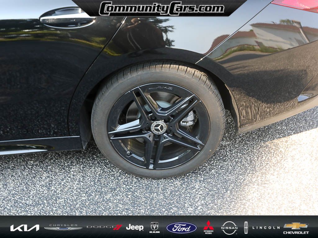 2022 Mercedes Benz CLA 250 4MATIC photo 3