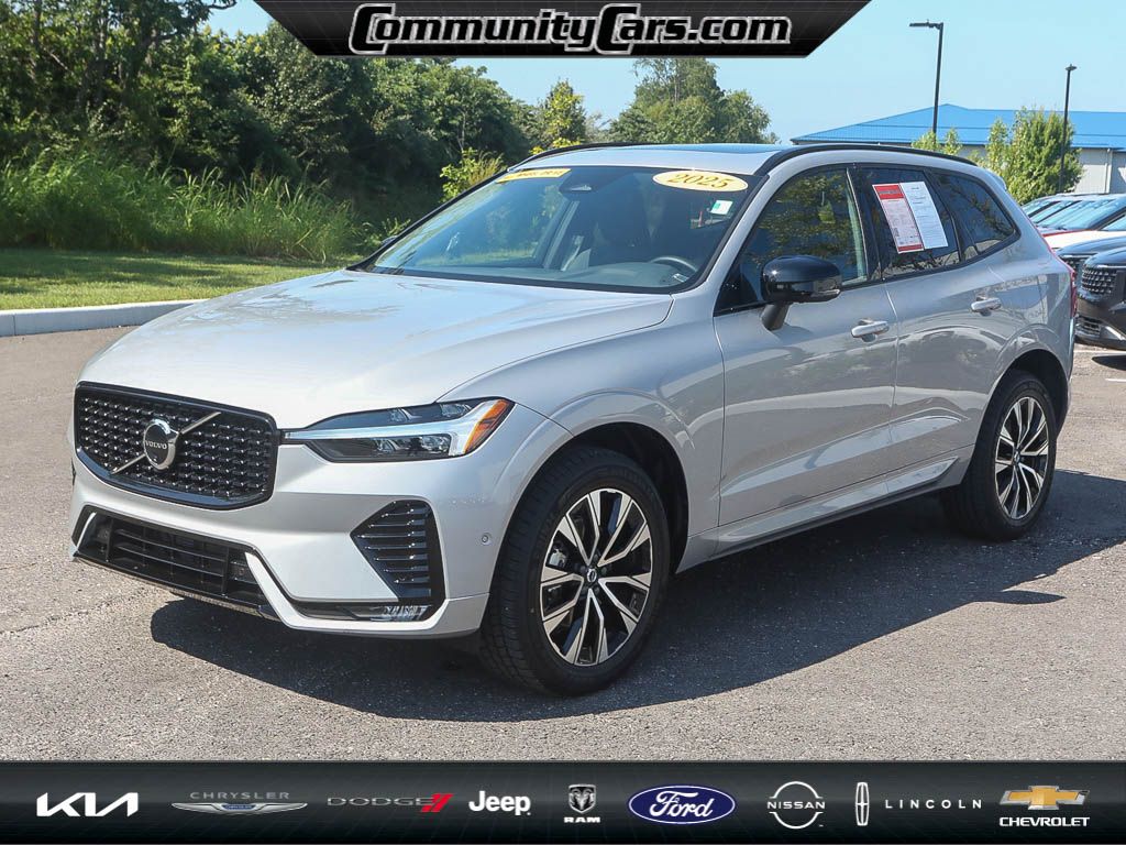 2025 Volvo XC60 B5 Plus photo 2