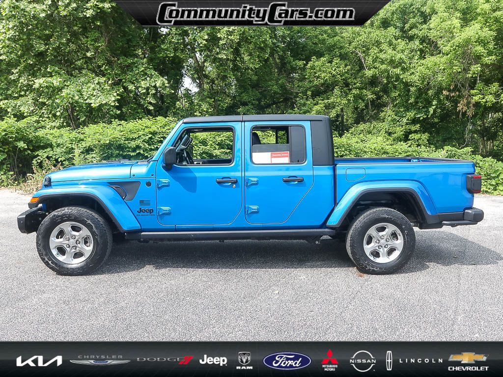 2021 Jeep Gladiator Sport photo 2