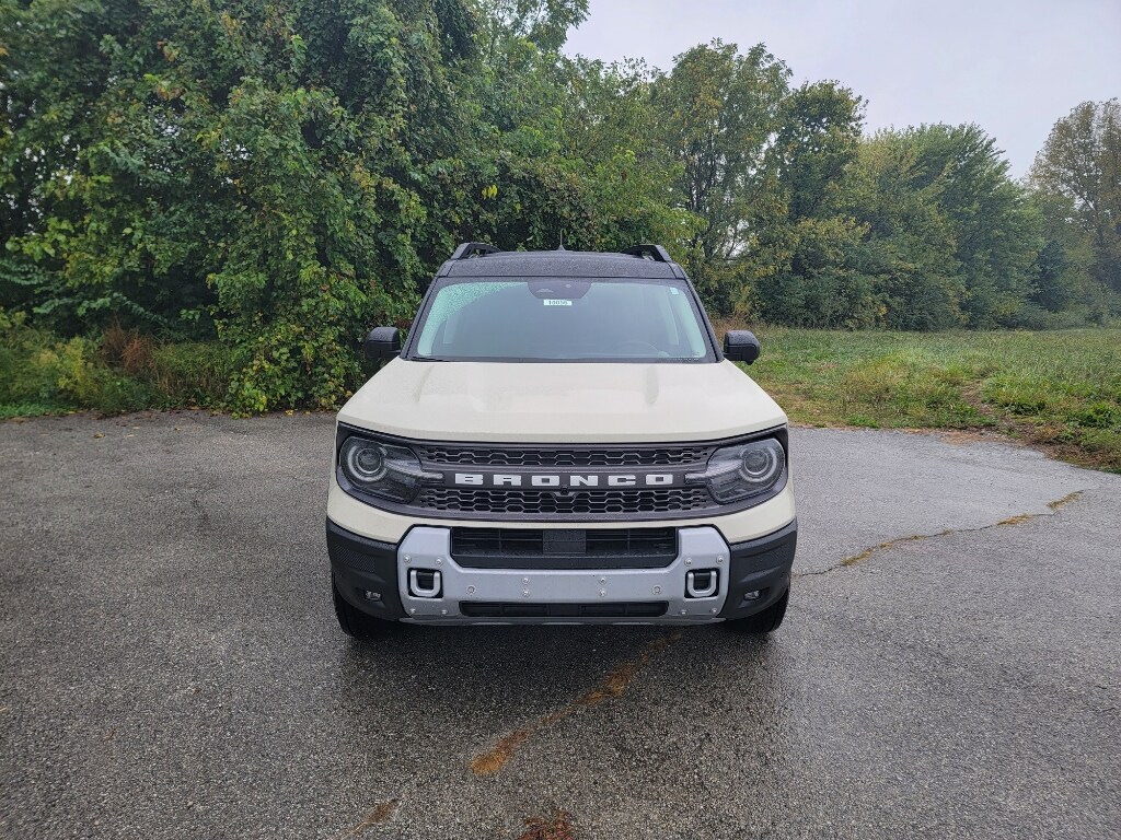 2025 Ford Bronco Sport Badlands photo 2