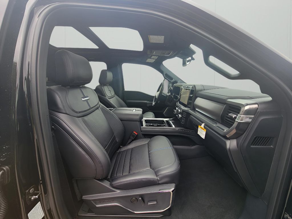 2026 Ford F-350 Super Duty Platinum - Photo 37