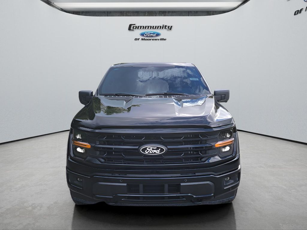 2025 Ford F-150 XLT photo 2
