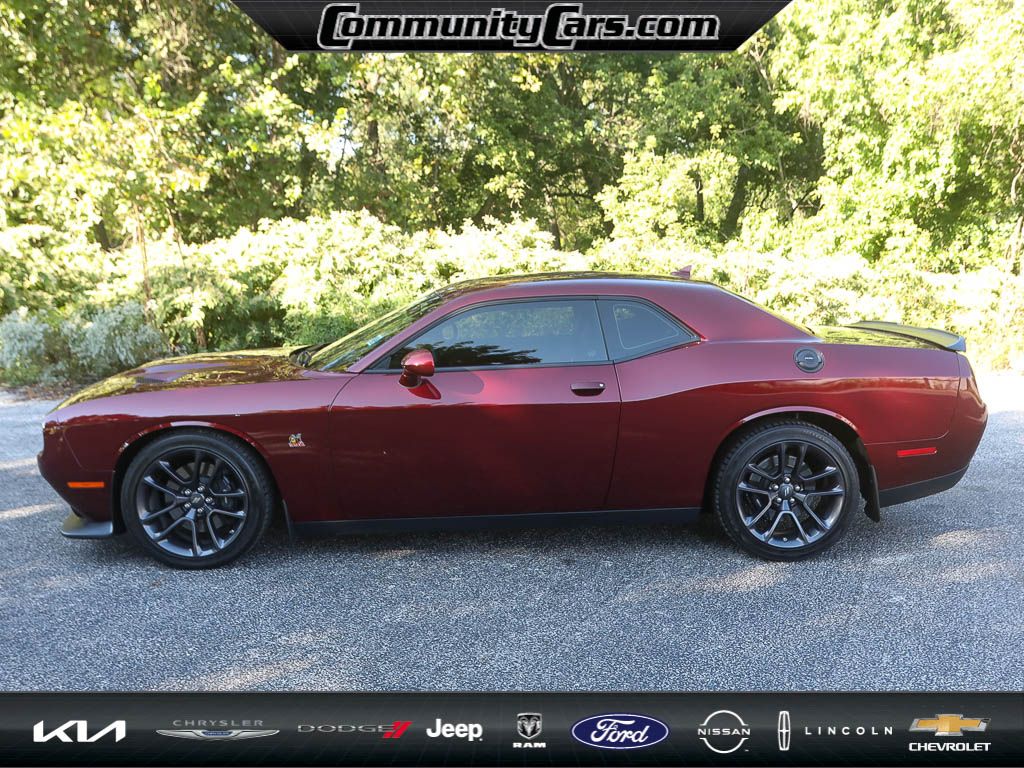 2022 Dodge Challenger R/T Scat Pack photo 2