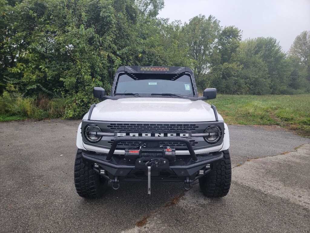 2025 Ford Bronco Badlands photo 2