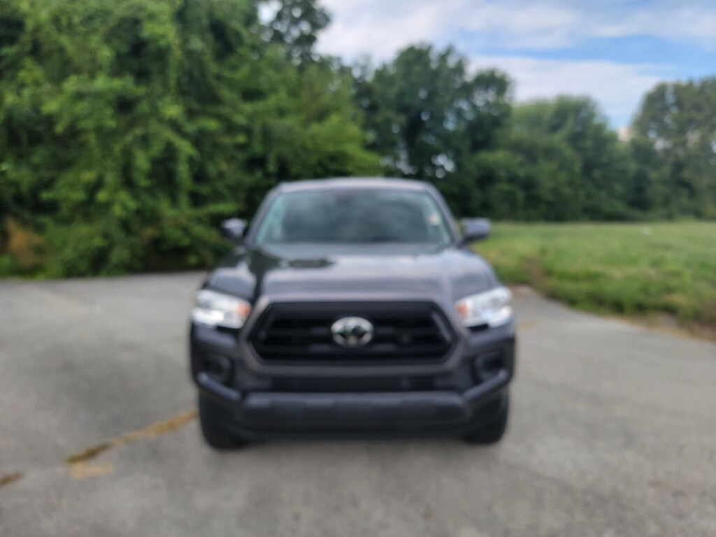 2022 Toyota Tacoma SR V6 photo 2