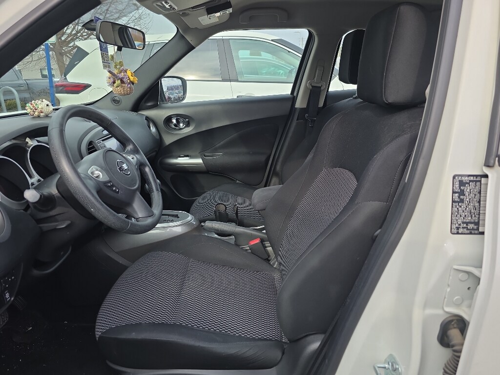 2017 Nissan Juke S photo 3