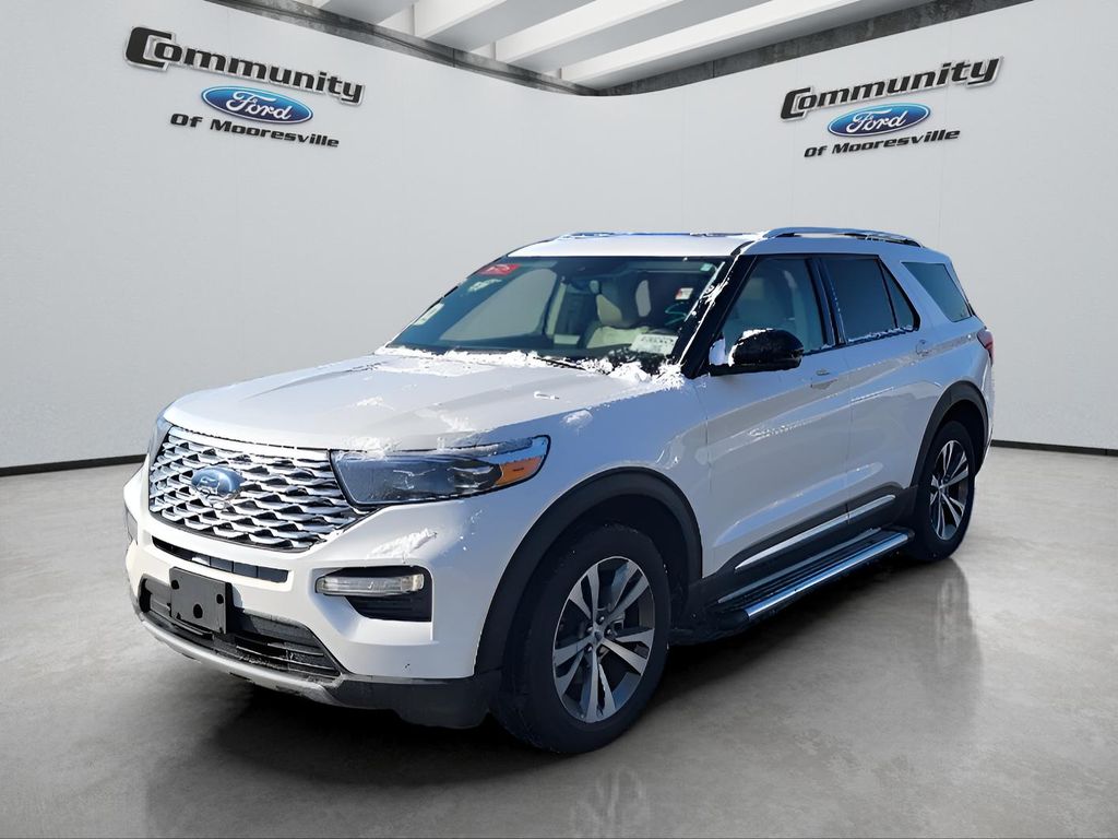 2020 Ford Explorer Platinum's photo