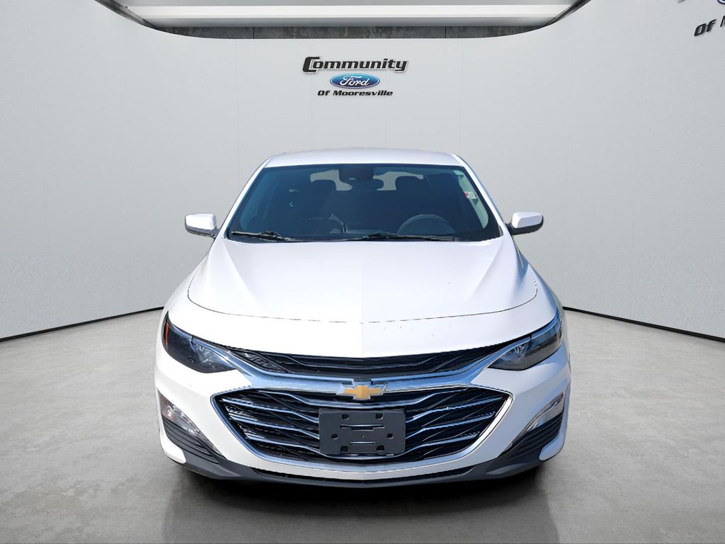 2023 Chevrolet Malibu 1LT photo 2