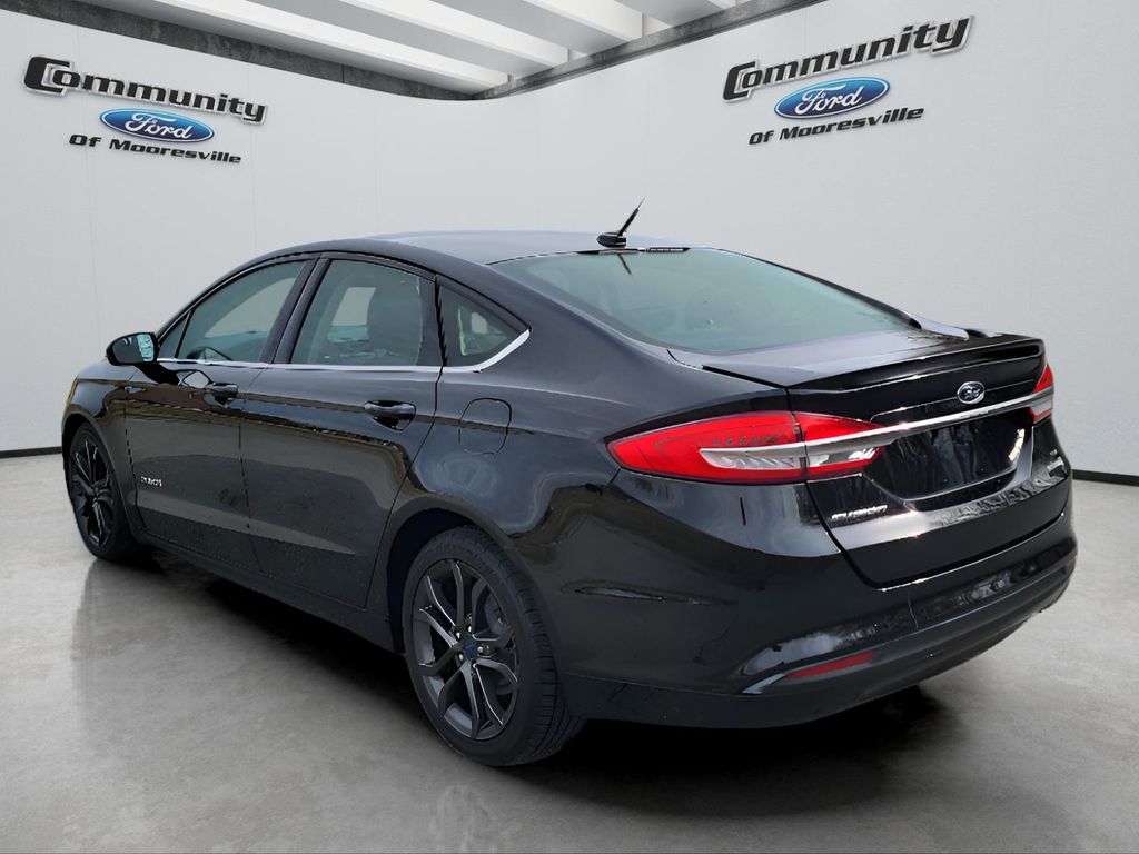 2018 Ford Fusion Hybrid SE photo 4