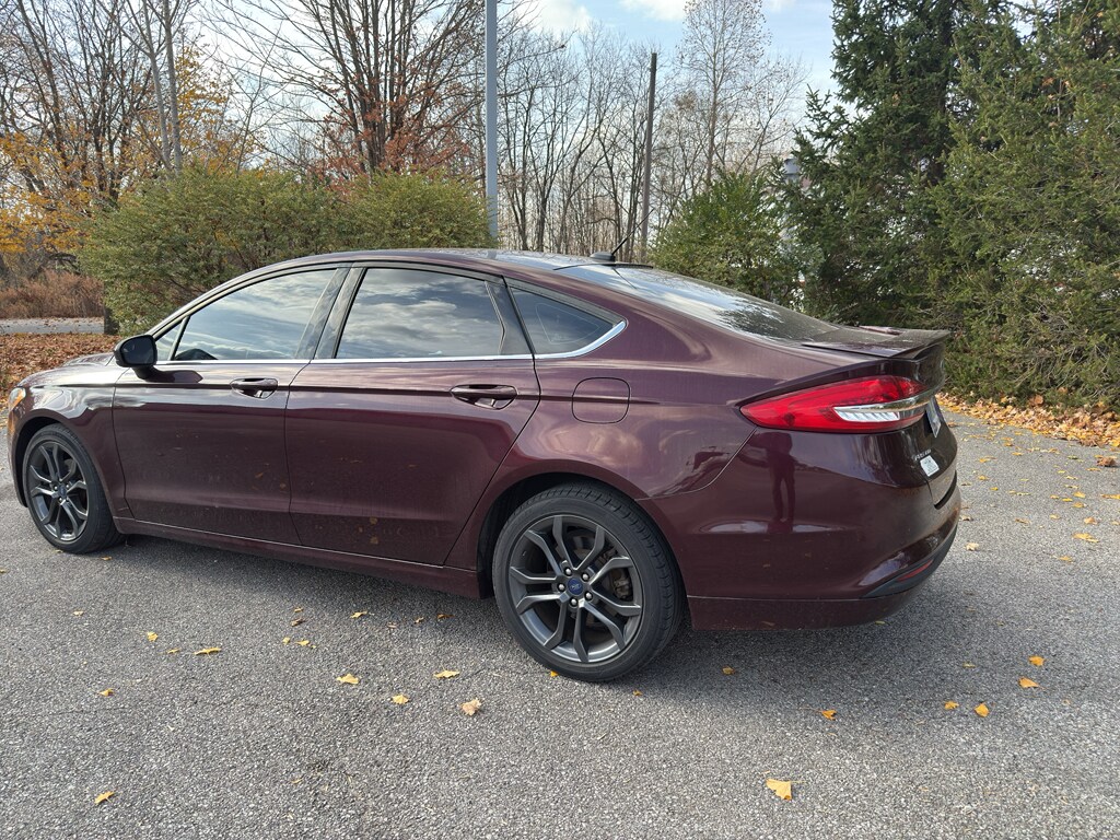 2018 Ford Fusion SE photo 4