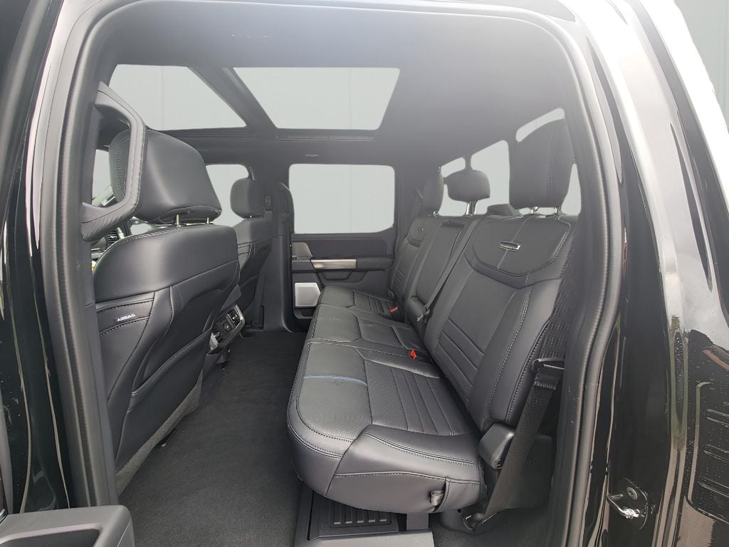 2026 Ford F-350 Super Duty Platinum - Photo 30