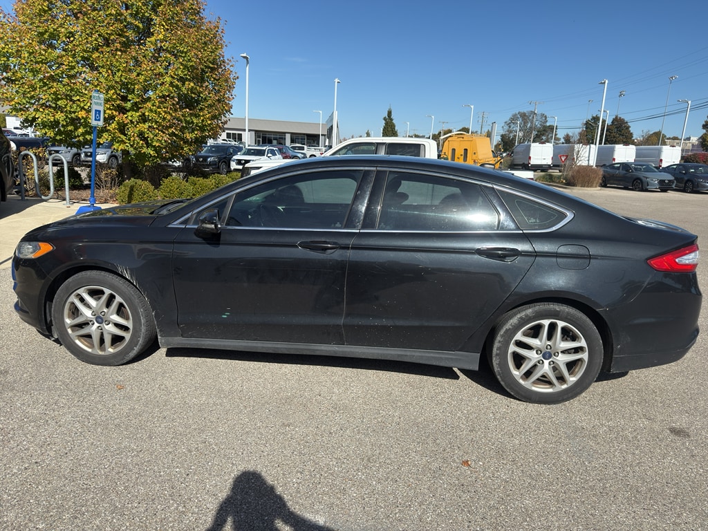 2015 Ford Fusion SE photo 4