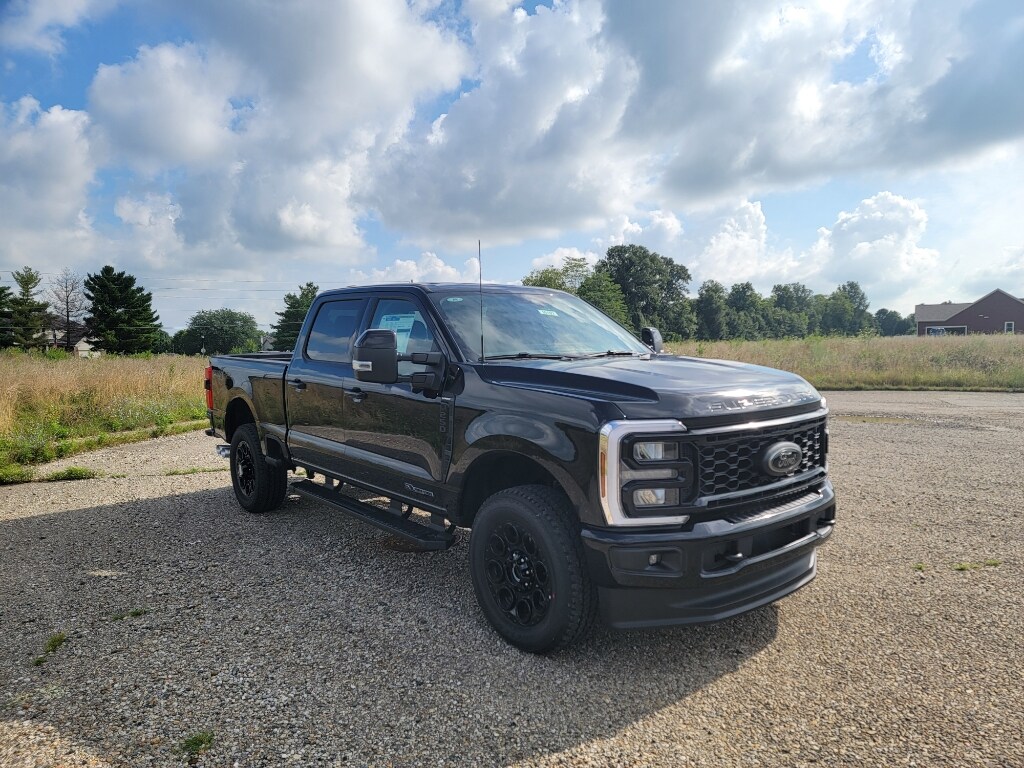 2025 Ford F-250 Lariat photo 3