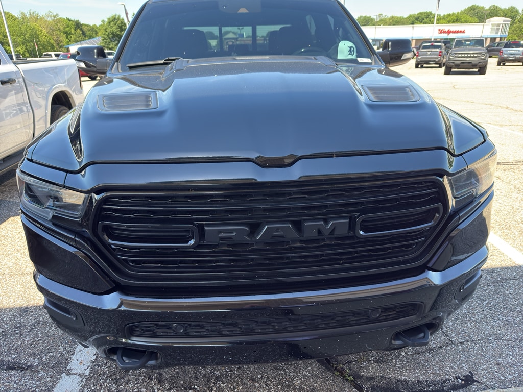 2022 RAM 1500 Limited 4x4 Crew Cab 5'7's photo