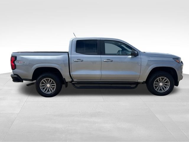 2023 Chevrolet Colorado LT - Photo 7
