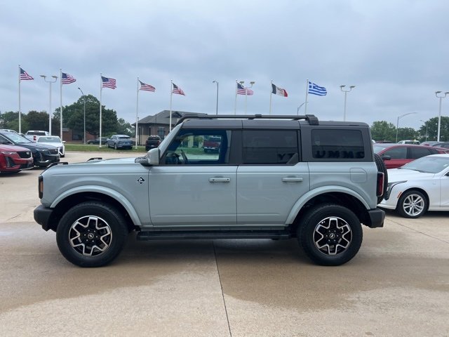 2022 Ford Bronco Base photo 4
