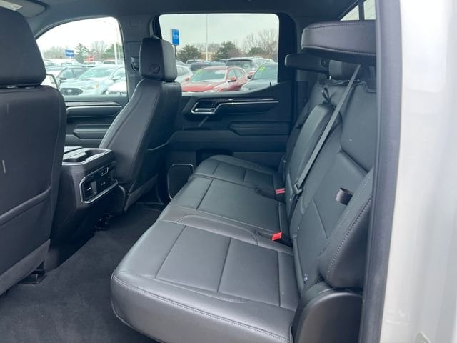 2025 Chevrolet Silverado 1500 LTZ - Photo 18