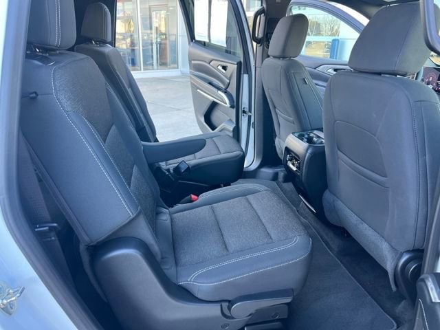 2025 Chevrolet Traverse LT - Photo 17