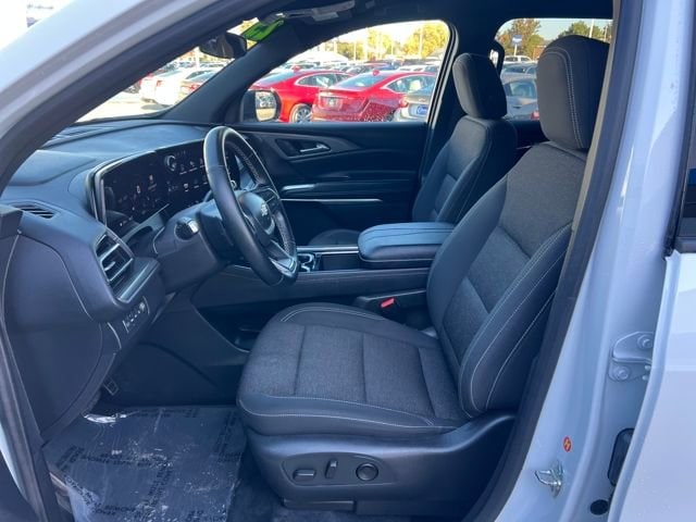 2025 Chevrolet Traverse LT - Photo 12