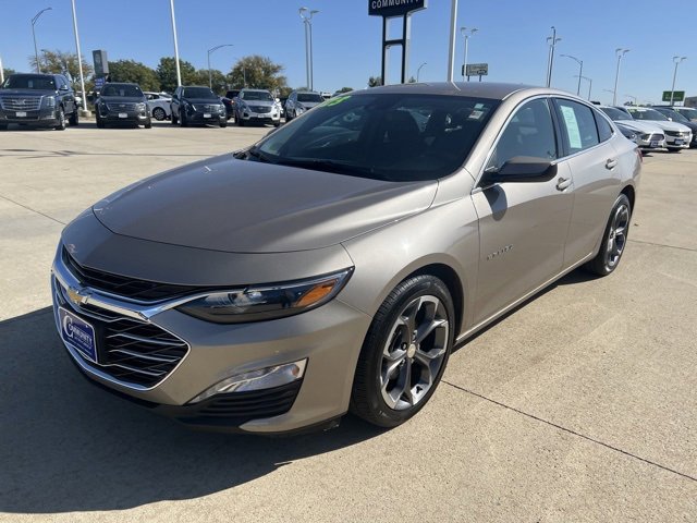 2023 Chevrolet Malibu photo 3