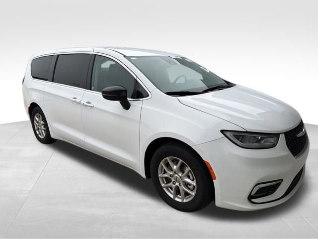 2024 Chrysler Pacifica Touring L photo 2