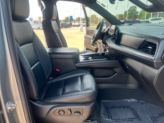 2025 Chevrolet Suburban Z71 - Photo 14