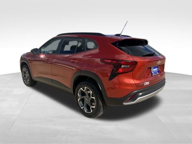 2024 Chevrolet Trax LT - Photo 7