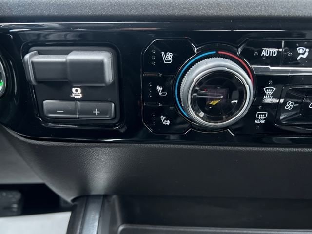 2025 Chevrolet Silverado 1500 LTZ - Photo 28