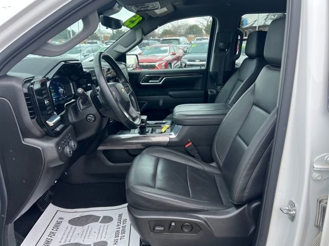 2025 Chevrolet Silverado 1500 LTZ - Photo 16