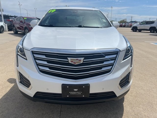 Used 2019 Cadillac XT5 Luxury with VIN 1GYKNCRS6KZ133256 for sale in Cedar Falls, IA