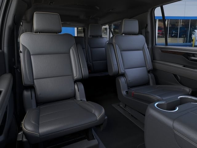 2026 Chevrolet Suburban Premier - Photo 19