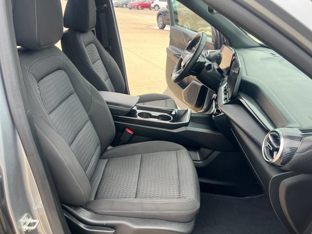 2025 Chevrolet Equinox LT - Photo 13