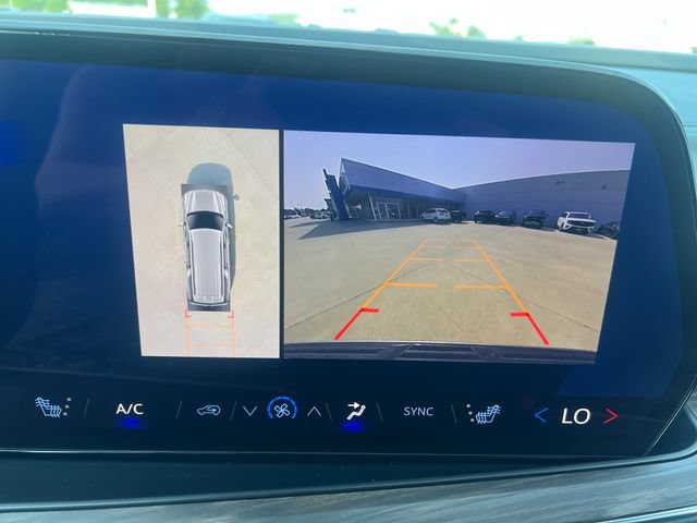 2025 Chevrolet Suburban Z71 - Photo 25