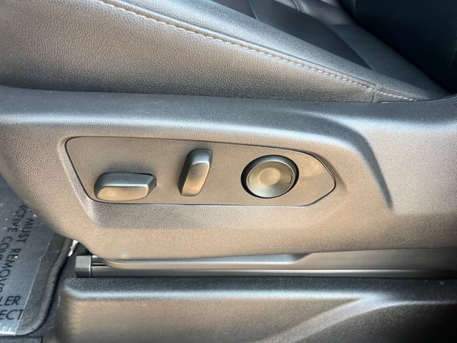 2025 Chevrolet Suburban Z71 - Photo 12