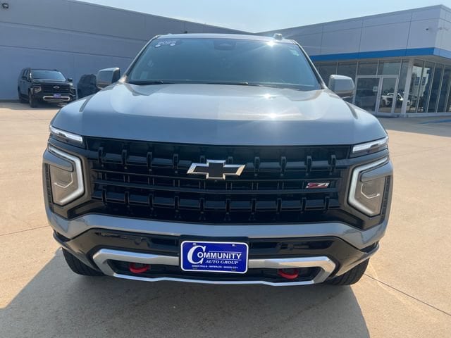 2025 Chevrolet Suburban Z71 - Photo 8