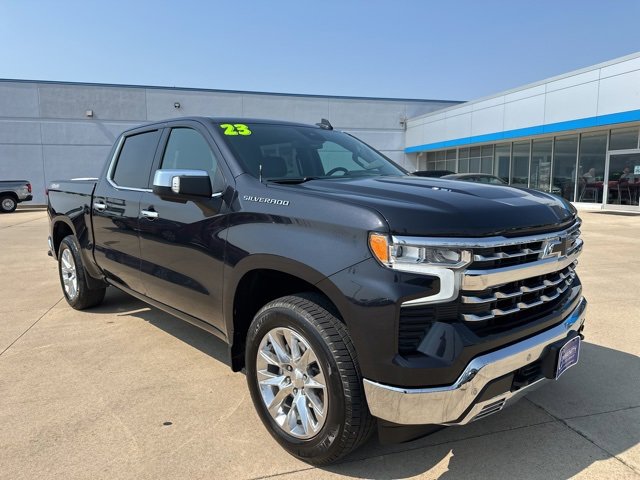 2023 Chevrolet Silverado 1500 LTZ photo 3