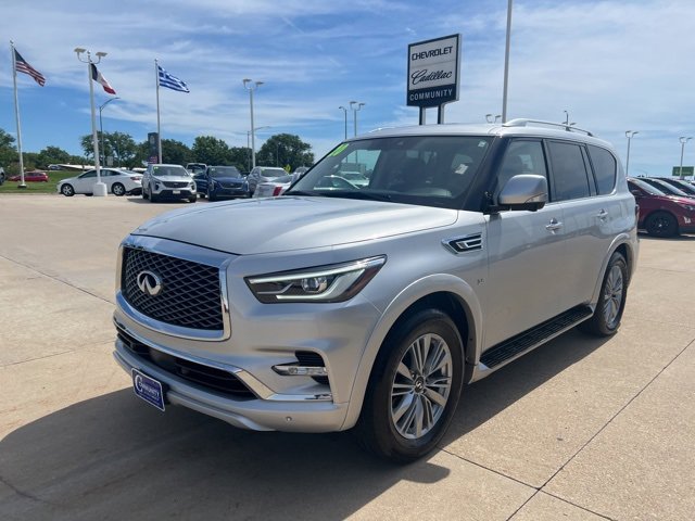 2020 Infiniti QX80 Luxe photo 3