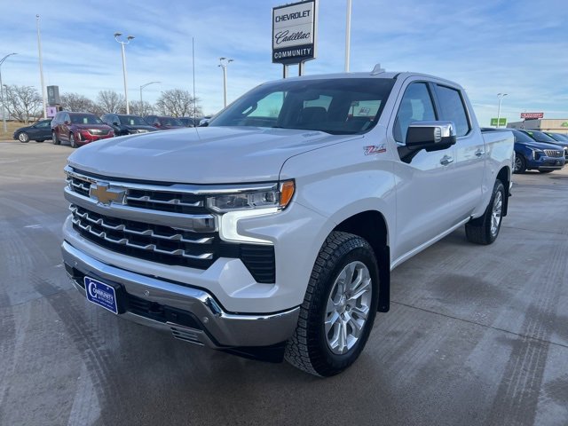2023 Chevrolet Silverado 1500 LTZ photo 3